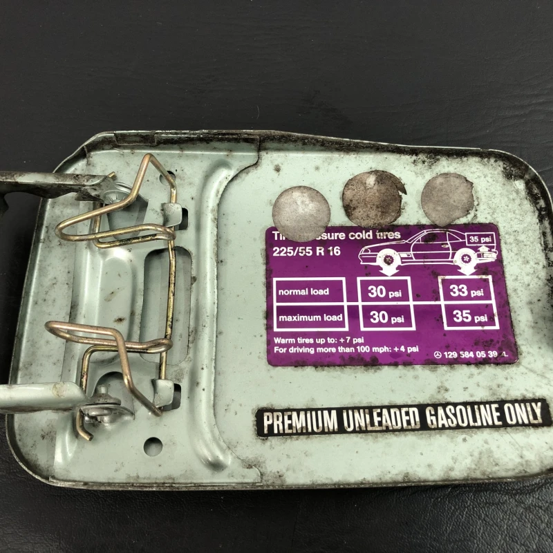 Capac usa rezervor / Mercedes-Benz SL R129 1990 / Caroserie, oglinzi si faruri