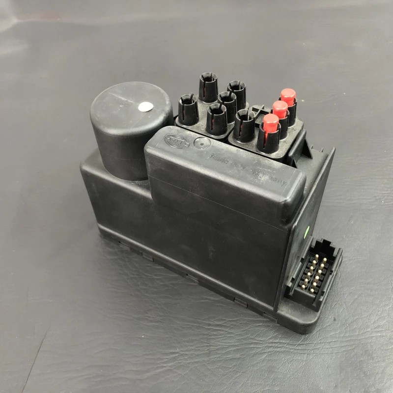 Unitate centrala vaccum închidere centralizată / Mercedes-Benz SL R129 1990 / Audio si electronice