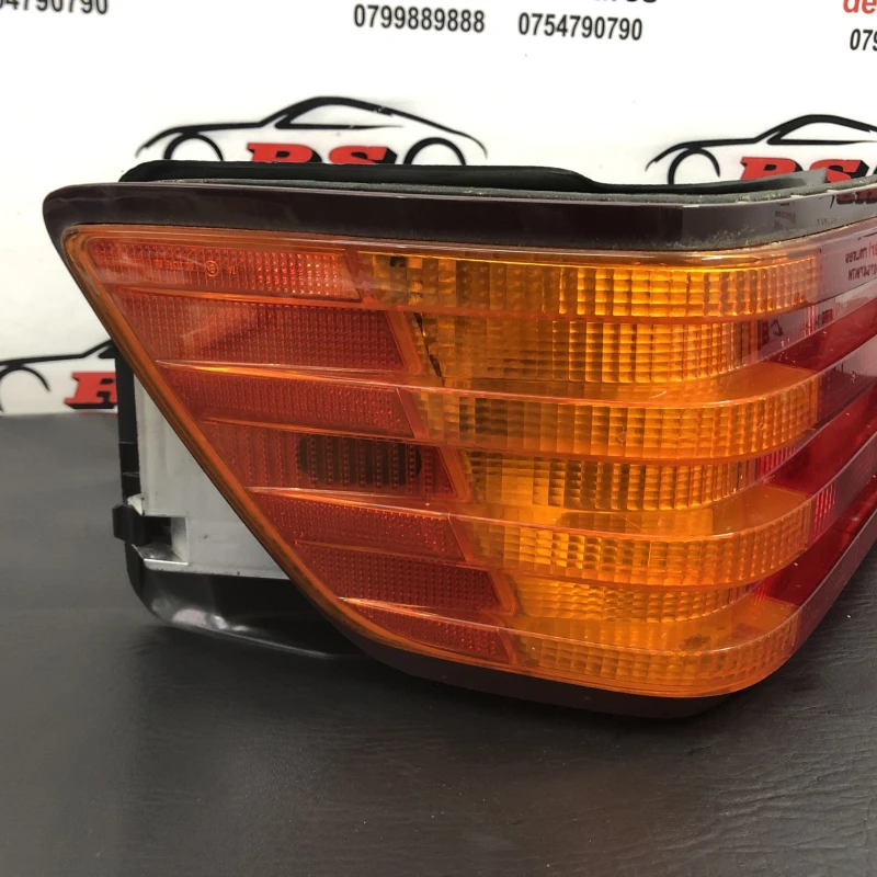 Stop dreapta caroserie / Mercedes-Benz SL R129 1990 / Caroserie, oglinzi si faruri