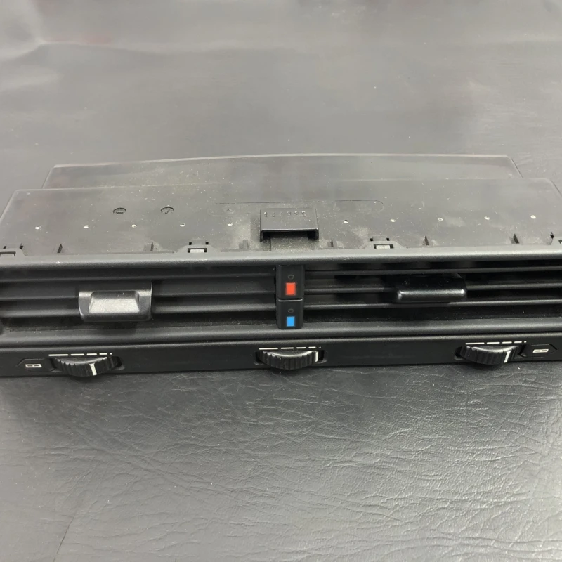 Grila aer bord Mercedes-Benz 