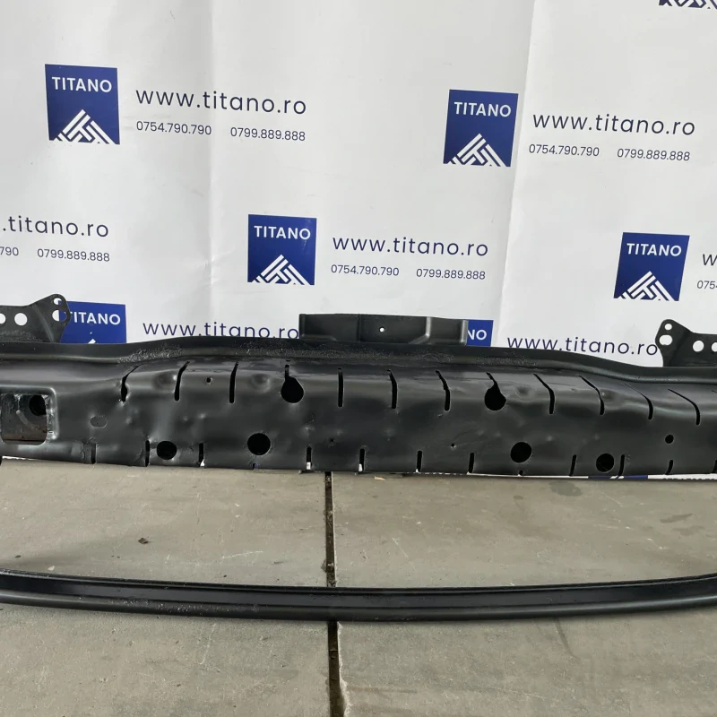 Armatura intaritura bara fata / Volkswagen Passat B7 2012 / Caroserie, oglinzi si faruri