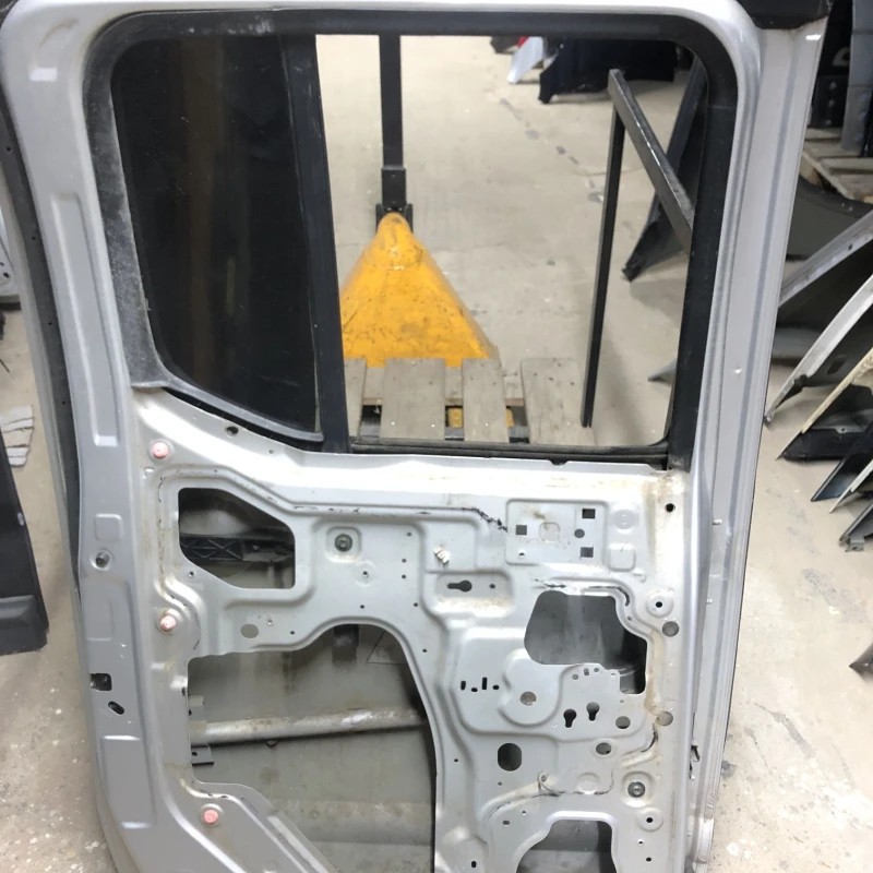 Usa stanga spate / Nissan Navara D40 2006 / Caroserie, oglinzi si faruri