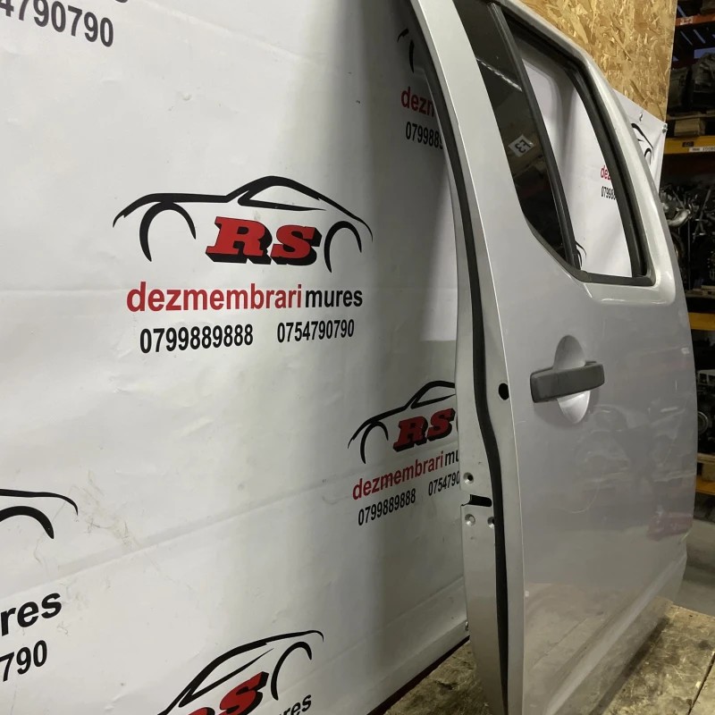 Usa dreapta spate / Nissan Navara D40 2006 / Caroserie, oglinzi si faruri
