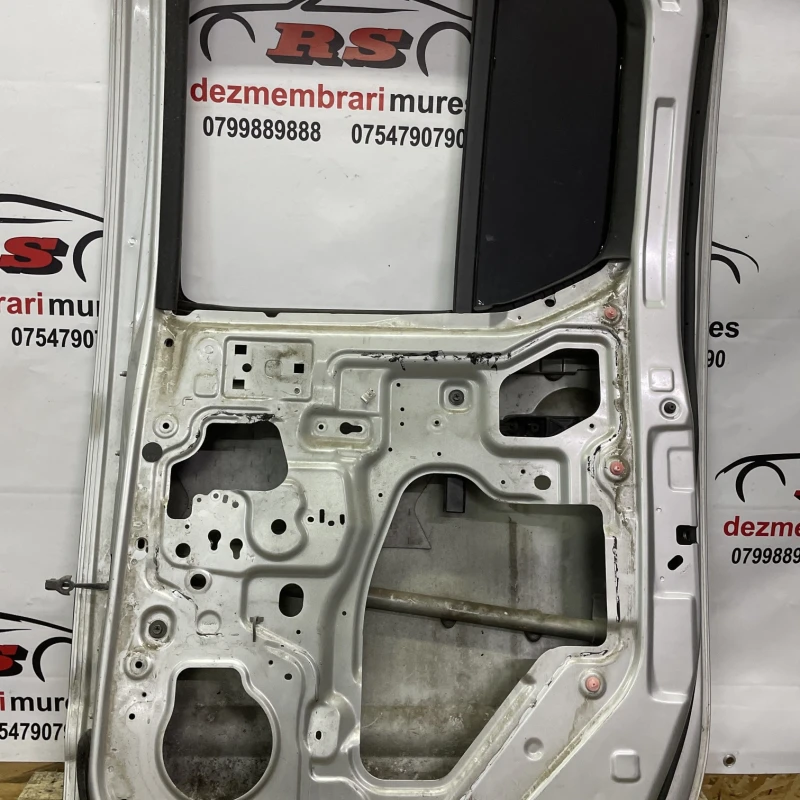 Usa dreapta spate / Nissan Navara D40 2006 / Caroserie, oglinzi si faruri