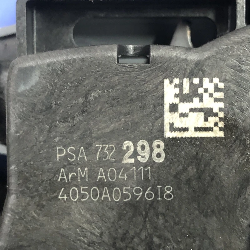 Iala broasca usa stanga spate / Peugeot 3008 3008 2010 / Caroserie, oglinzi si faruri