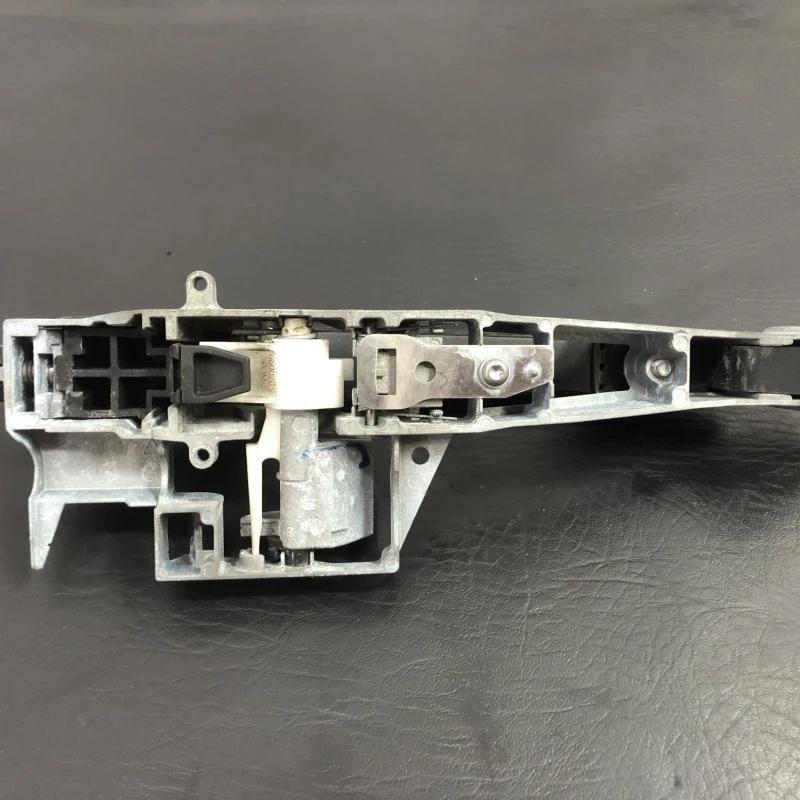 Maner usa dreapta spate / Peugeot 3008 3008 2010 / Caroserie, oglinzi si faruri