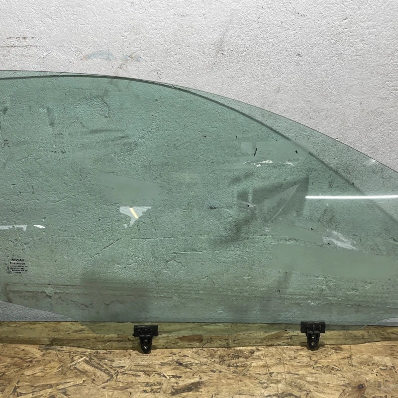 Geam dreapta fata / Nissan Qashqai J10 facelift 2012 / Caroserie, oglinzi si faruri