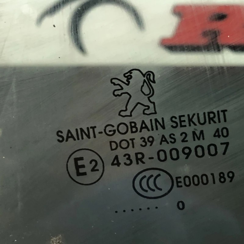 Geam stanga spate / Peugeot 3008 3008 2010 / Caroserie, oglinzi si faruri