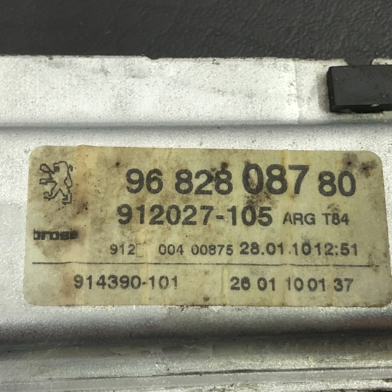 Macara geam stanga spate / Peugeot 3008 3008 2010 / Caroserie, oglinzi si faruri