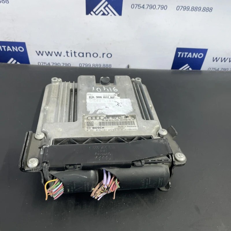 Calculator motor ecu / Audi A4 B8 2011 / Audio si electronice