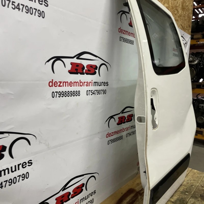 Usa stanga stanga spate / Fiat Fiorino 225 2015 / Caroserie, oglinzi si faruri