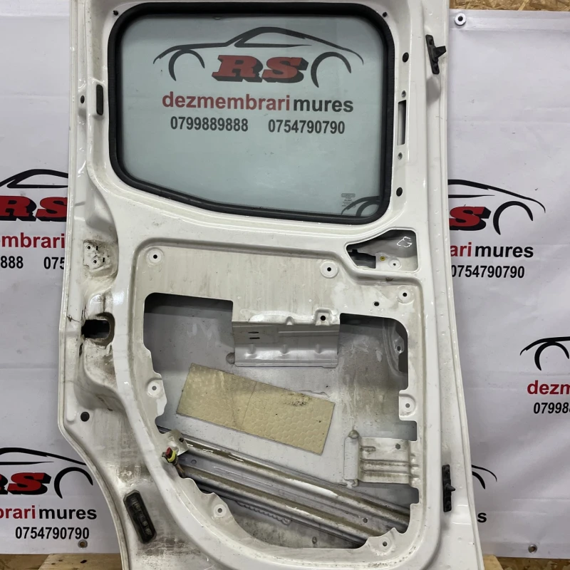 Usa stanga stanga spate / Fiat Fiorino 225 2015 / Caroserie, oglinzi si faruri