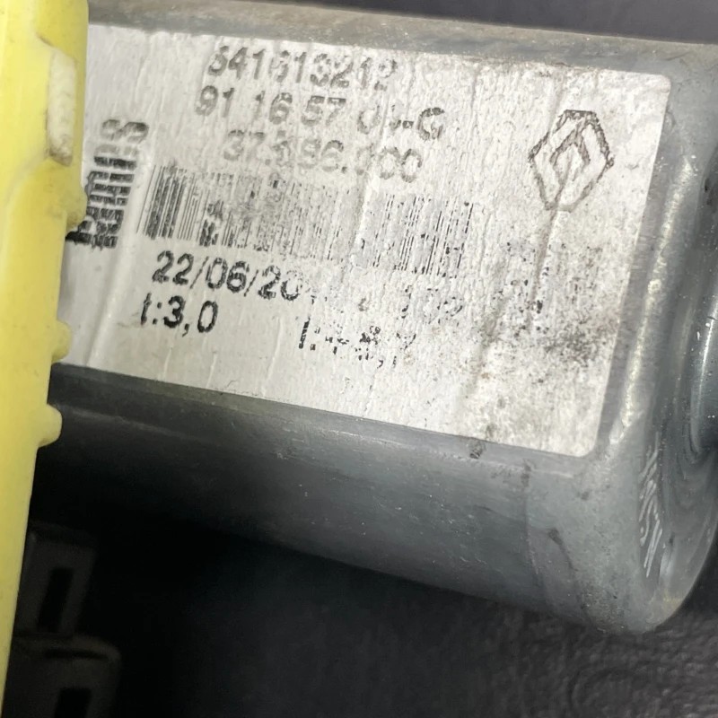 Macara geam stanga fata / Opel Vivaro Vivaro A 2011 / Caroserie, oglinzi si faruri