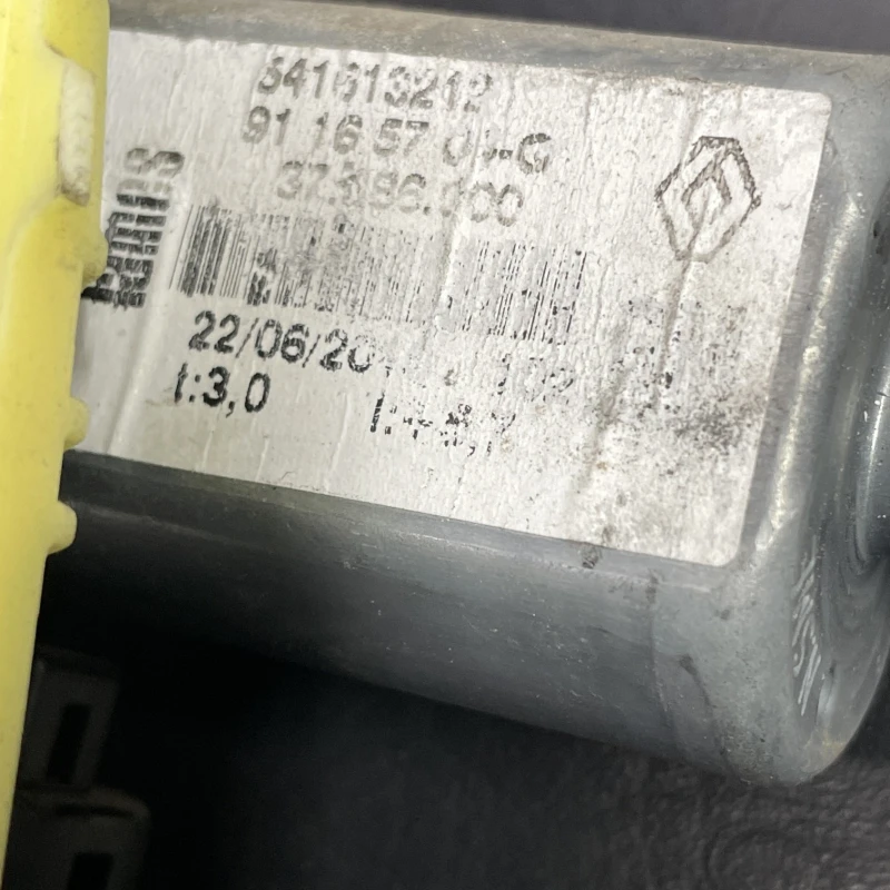 Macara geam stanga fata / Opel Vivaro Vivaro A 2011 / Caroserie, oglinzi si faruri