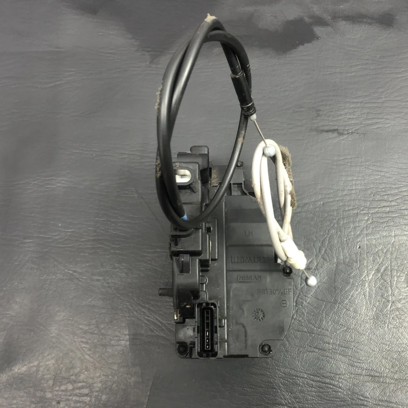 Iala broasca usa stanga spate / Nissan Navara D40 2011 / Caroserie, oglinzi si faruri
