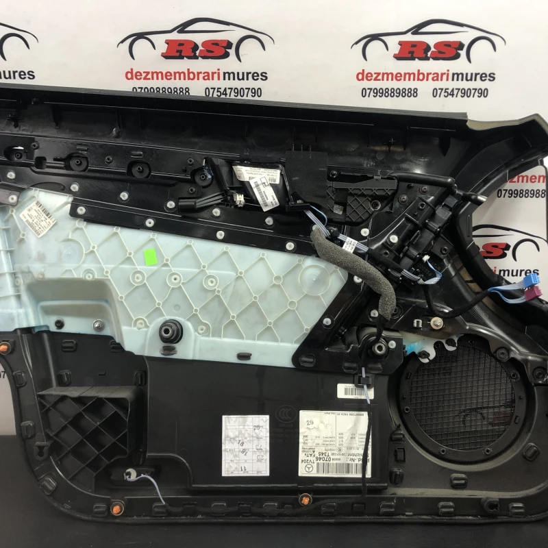 Panou tapiterie usa dreapta fata Mercedes-Benz 
