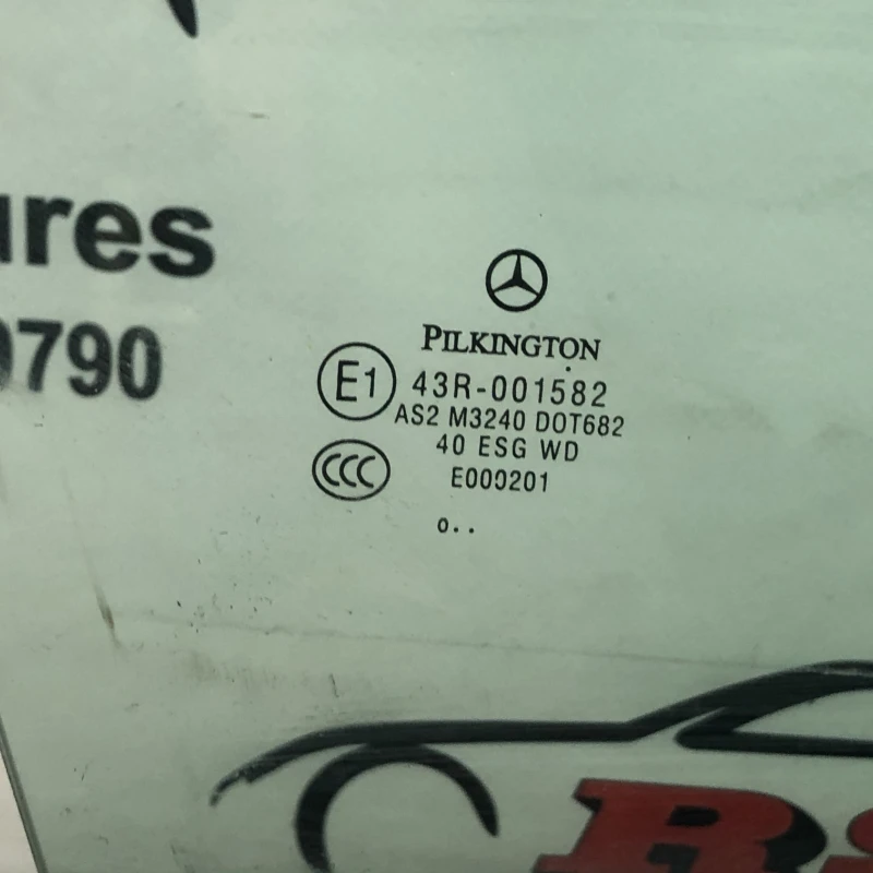 Geam dreapta fata / Mercedes-Benz C Class W204 2011 / Caroserie, oglinzi si faruri