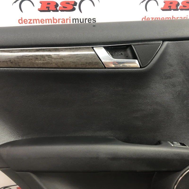 Panou tapiterie usa stanga spate / Mercedes-Benz C Class W204 2011 / Interior