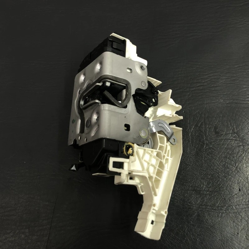 Iala broasca usa stanga spate Mercedes-Benz C Class W204 2011