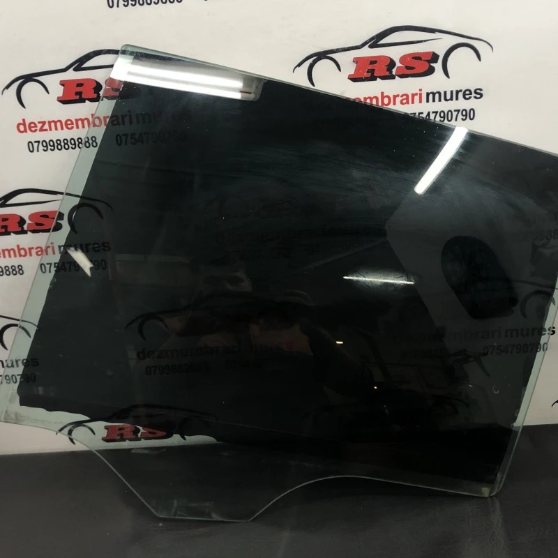 Geam stanga spate Mercedes-Benz C Class W204 2011