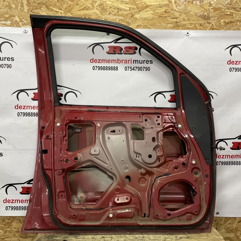 Usa stanga fata / Nissan Navara D40 2011 / Caroserie, oglinzi si faruri