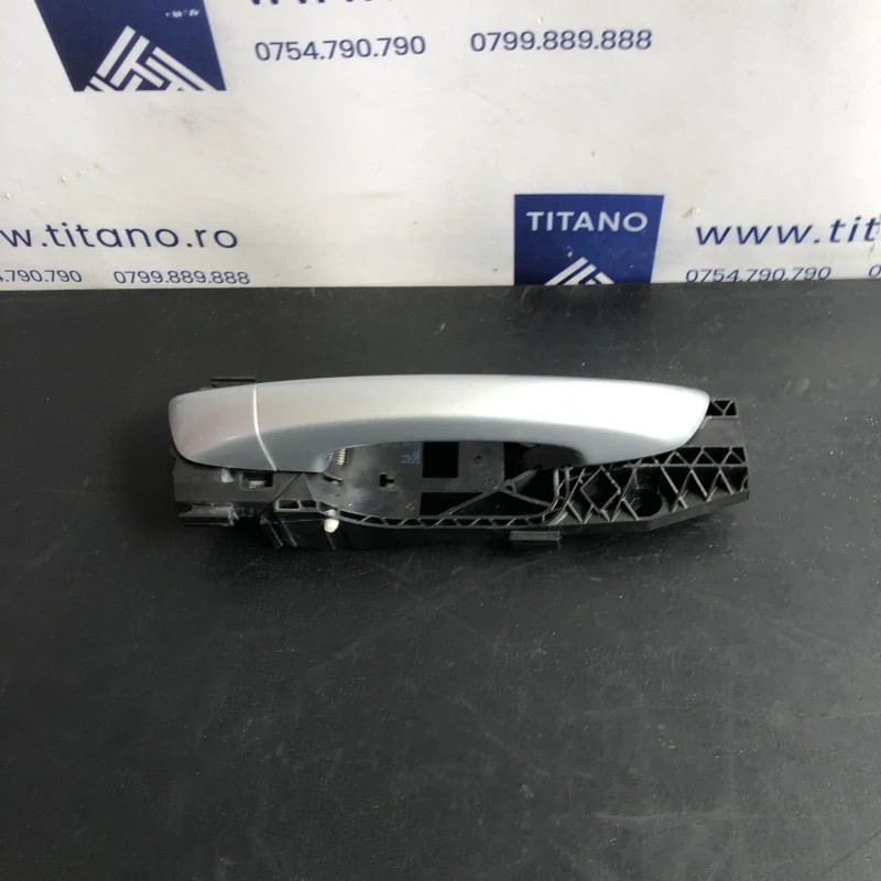 Maner usa stanga spate / Volkswagen Sharan 7N 2013 / Caroserie, oglinzi si faruri