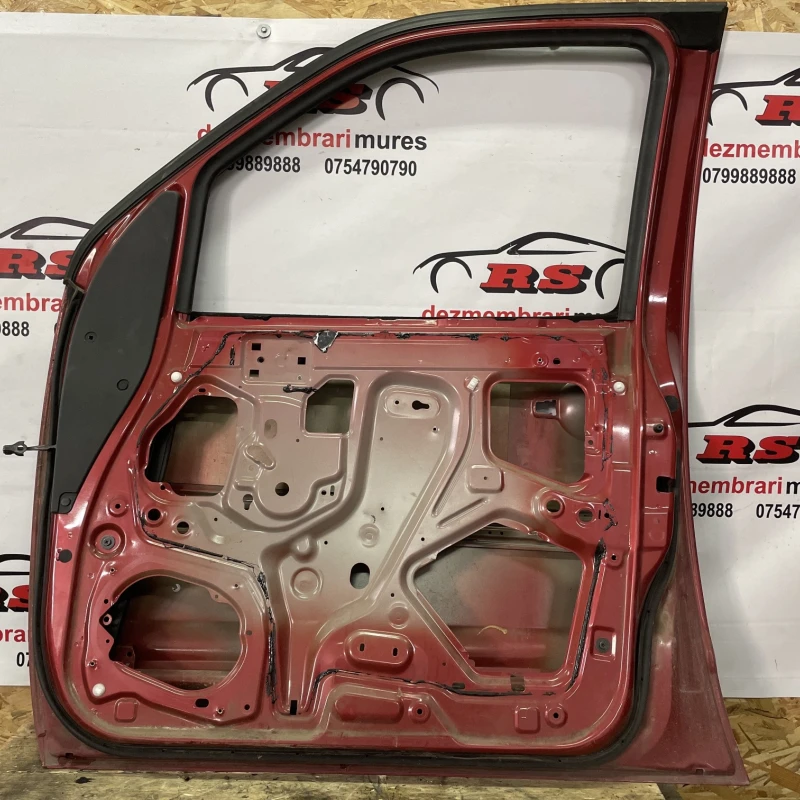 Usa dreapta fata / Nissan Navara D40 2011 / Caroserie, oglinzi si faruri