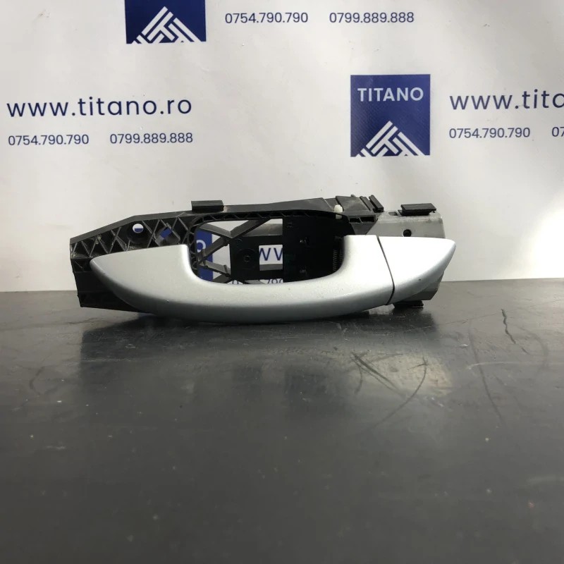 Maner usa stanga fata / Volkswagen Sharan 7N 2013 / Caroserie, oglinzi si faruri