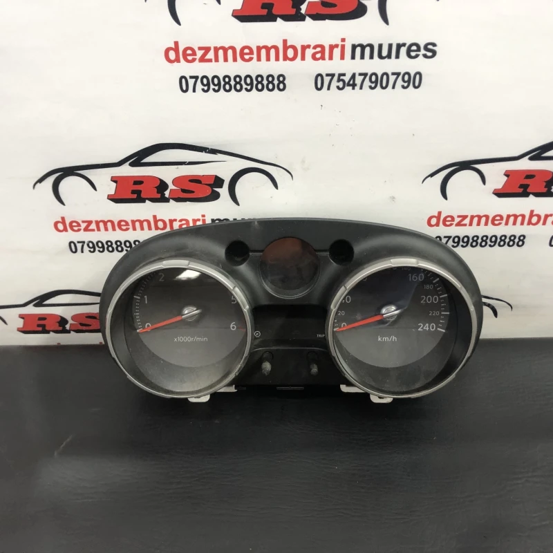 Ceas bord Nissan 