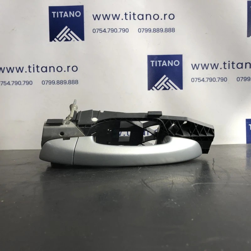 Maner usa stanga fata / Volkswagen Sharan 7N 2013 / Caroserie, oglinzi si faruri