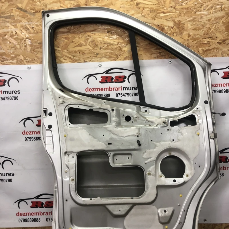 Usa stanga fata / Opel Vivaro Vivaro A 2008 / Caroserie, oglinzi si faruri