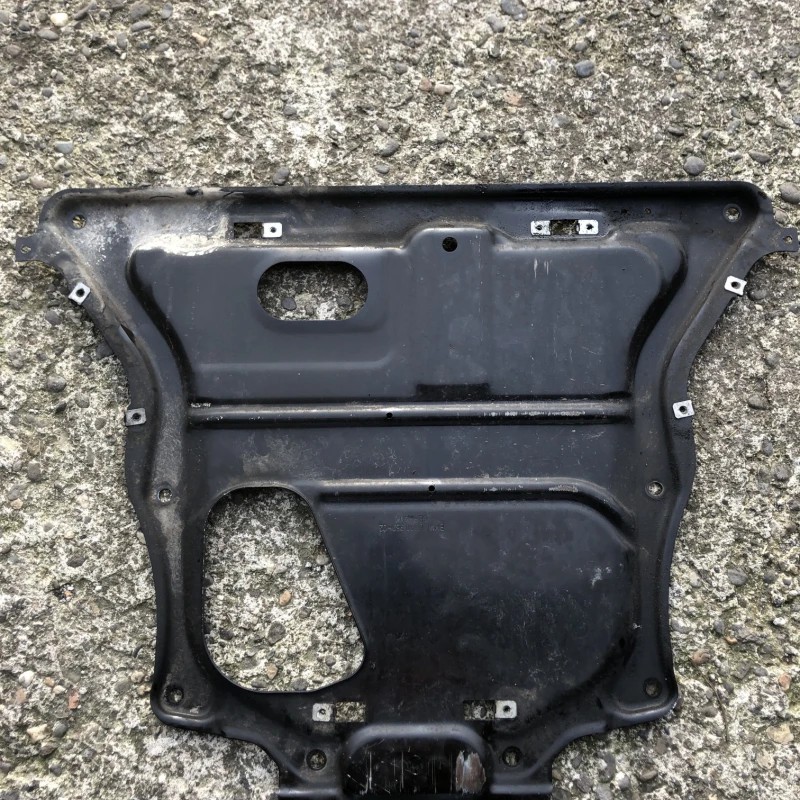 Scut motor / BMW Seria 3 F31 2015 / Caroserie, oglinzi si faruri