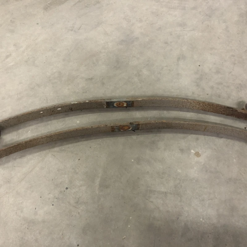 Foi de arc spate Nissan 
