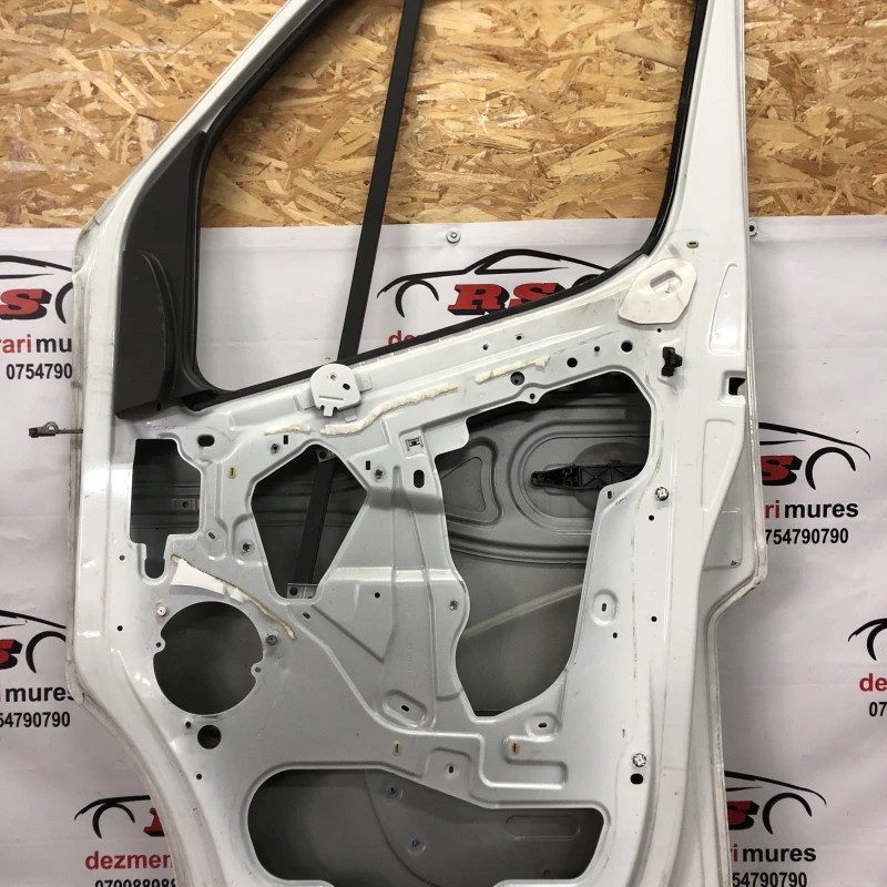 Usa dreapta fata / Nissan NV400 NV400 2012 / Caroserie, oglinzi si faruri