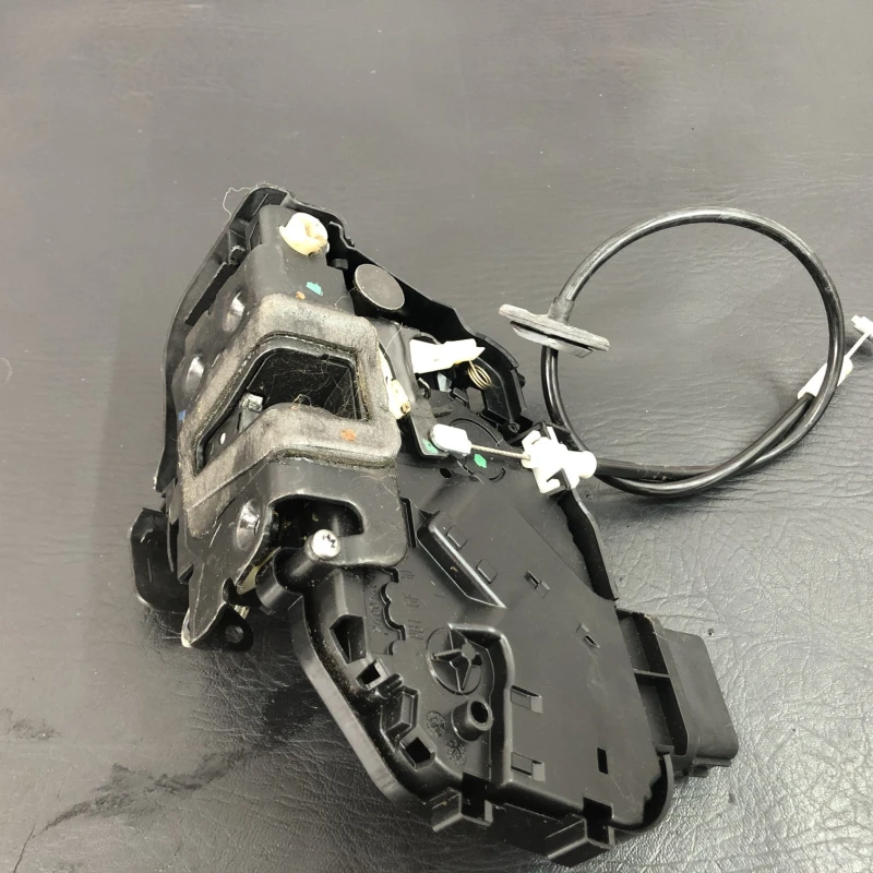 Iala broasca usa stanga spate / Land Rover Freelander 2 Freelander 2 2008 / Caroserie, oglinzi si faruri