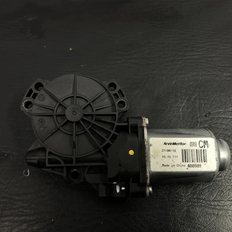 Motoras geam stanga spate Hyundai Santa Fe Santa Fe 2011