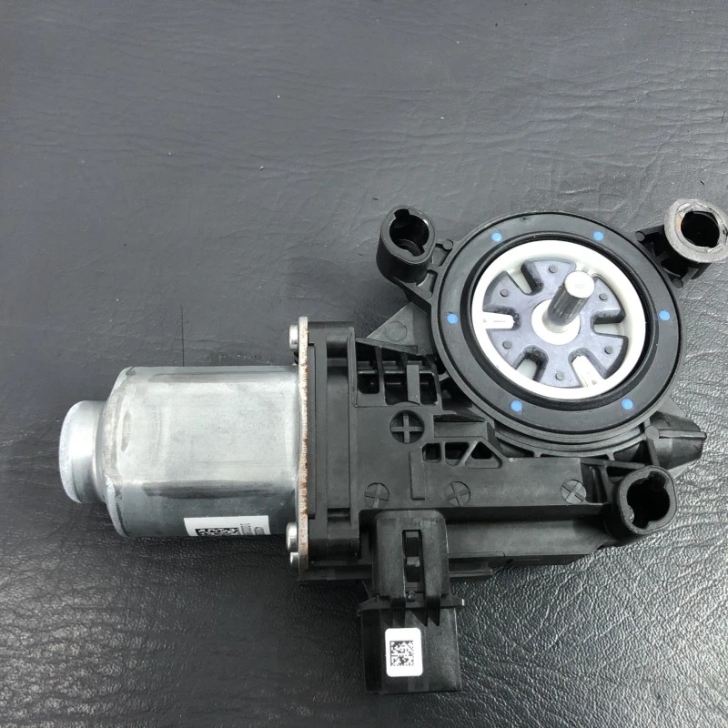 Motoras geam stanga spate / Seat Ibiza 6J 2011 / Audio si electronice