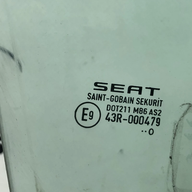 Geam dreapta fata / Seat Ibiza 6J 2011 / Caroserie, oglinzi si faruri