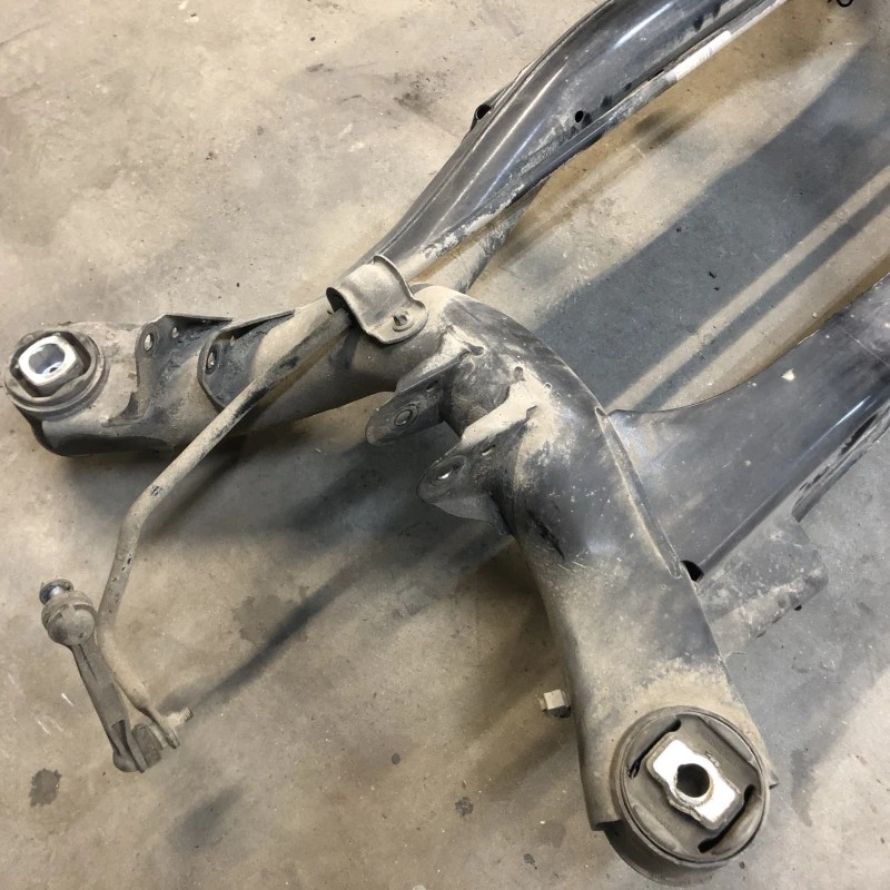 Punte spate / BMW Seria 3 F31 2015 / Directie si suspensie