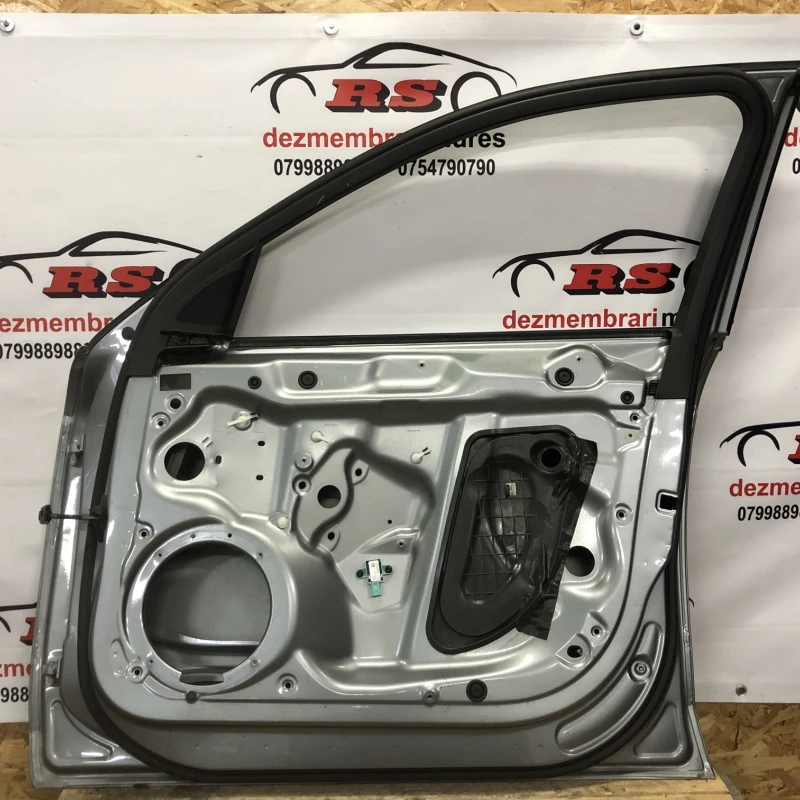 Usa dreapta fata / Audi A4 B8 2009 / Caroserie, oglinzi si faruri