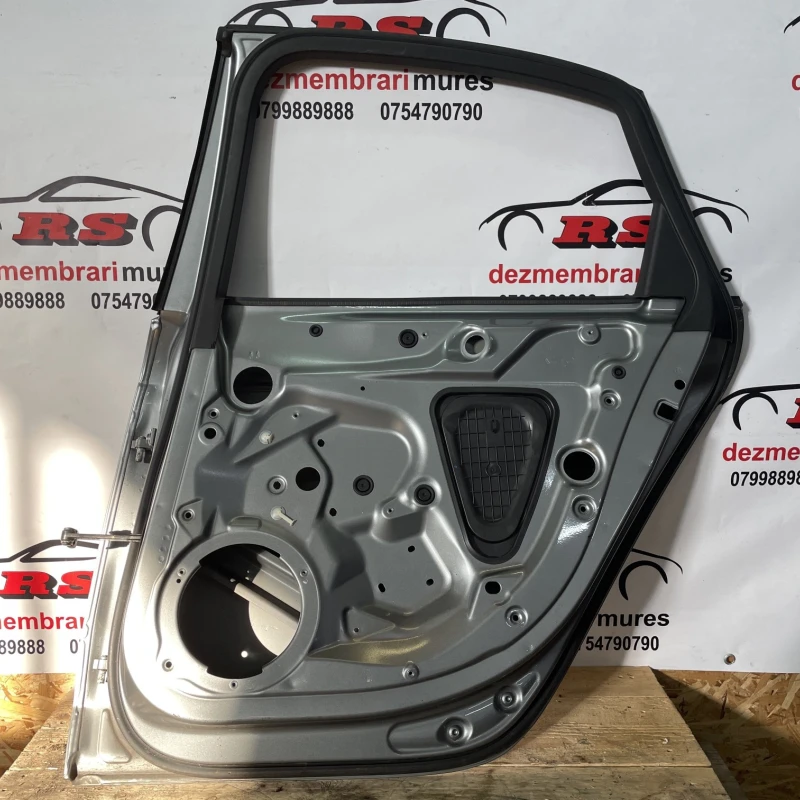 Usa dreapta spate / Audi A4 B8 2009 / Caroserie, oglinzi si faruri