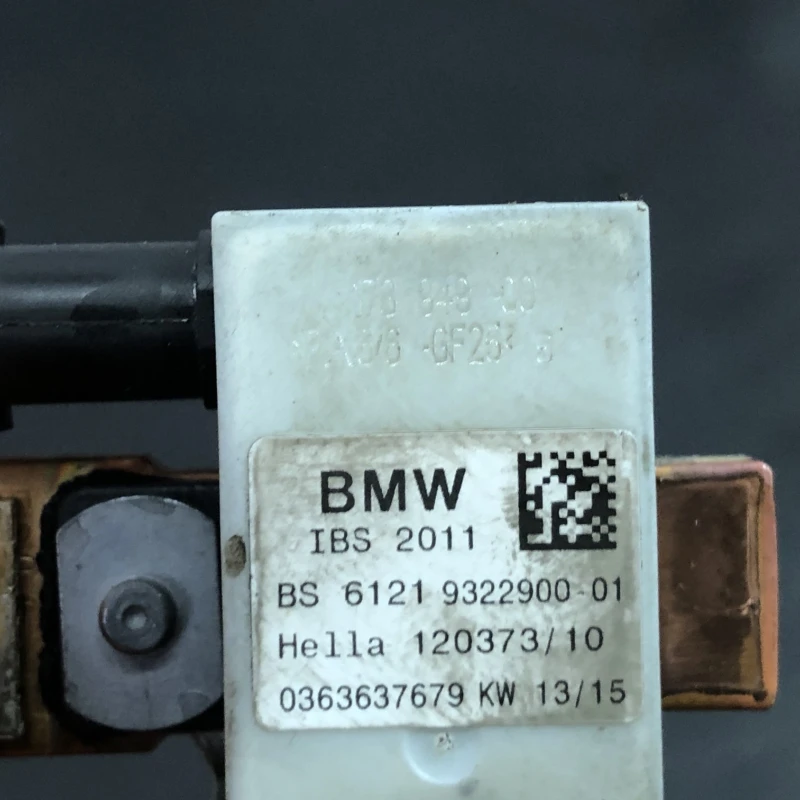 Borna baterie minus / BMW Seria 3 F31 2015 / Audio si electronice
