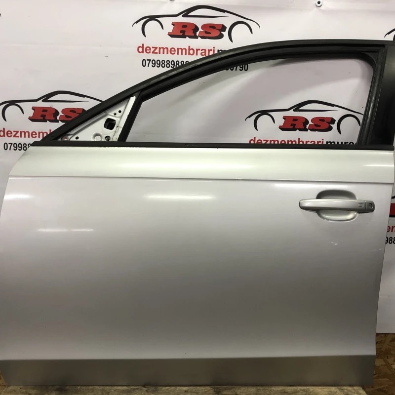 Usa stanga fata / Audi A4 B8 2011 / Caroserie, oglinzi si faruri