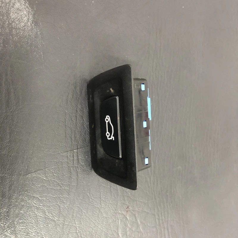 Buton deschidere haion / BMW Seria 3 F31 2015 / Interior