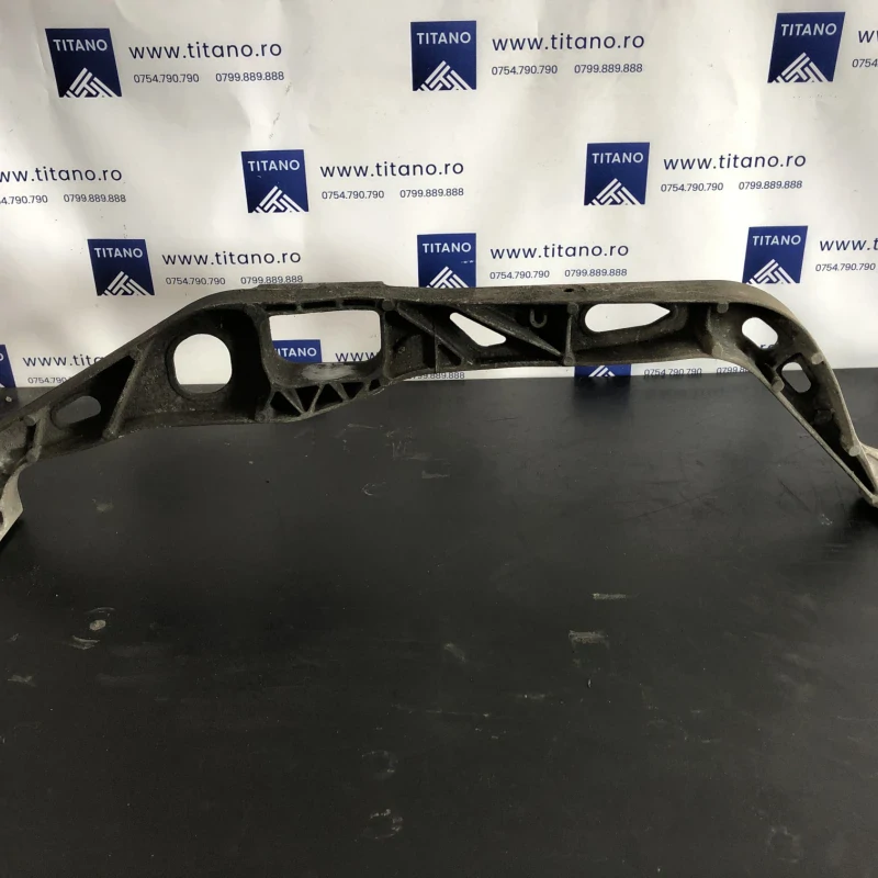 Traversa motor Audi A4 B8 2011