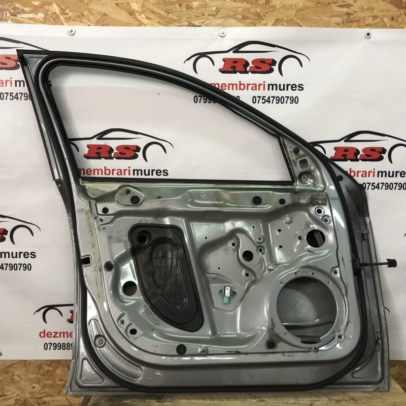 Usa stanga fata / Audi A4 B8 2009 / Caroserie, oglinzi si faruri
