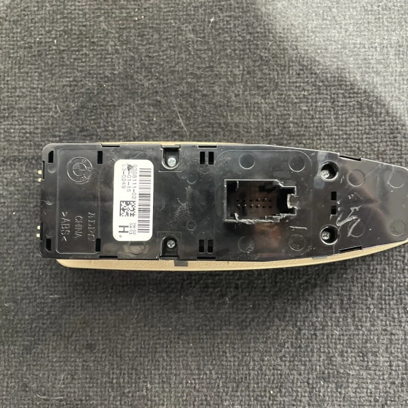 Butoane comada geamuri / BMW Seria 3 F31 2015 / Interior