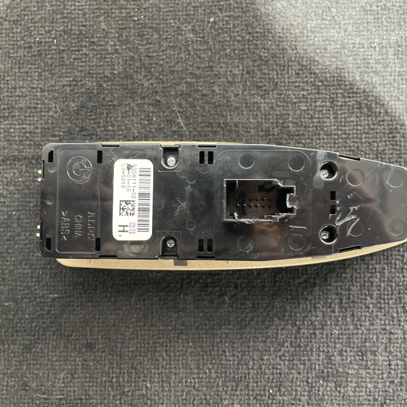 Butoane comada geamuri / BMW Seria 3 F31 2015 / Interior
