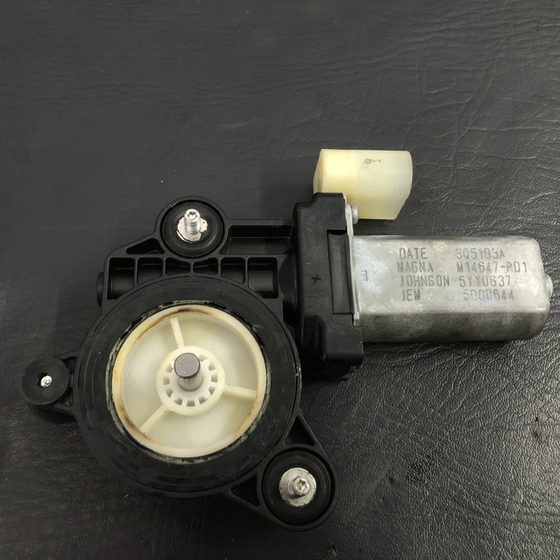 Motoras geam dreapta spate BMW 