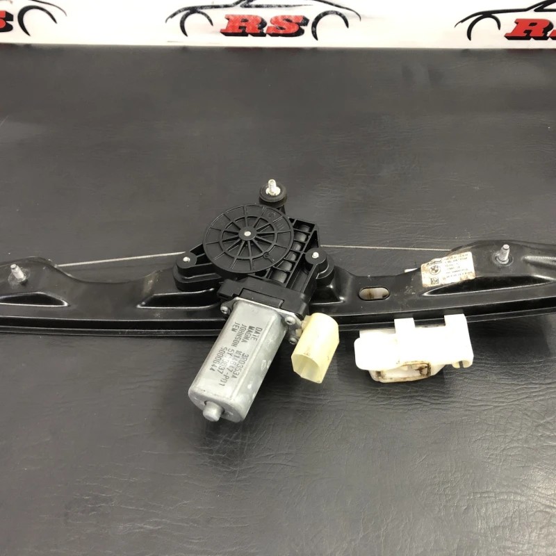 Macara geam stanga spate BMW Seria 3 F31 2015